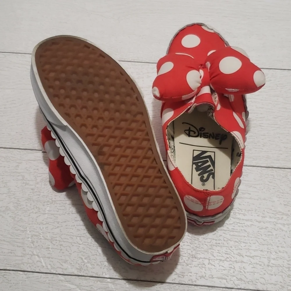 Vans x Disney 6.5 puff bow Minnie Mouse flat loafers